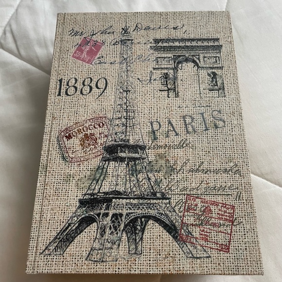 Magnetic Paris book-shaped storage memory boxes - Picture 1 of 6